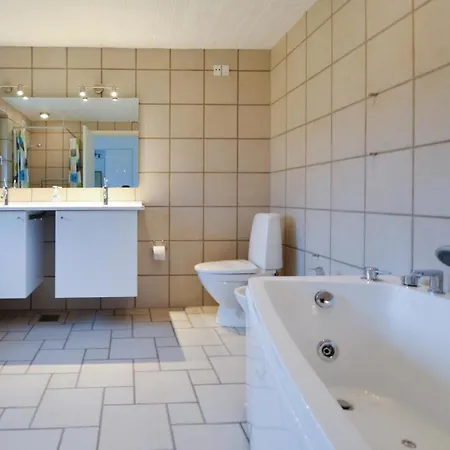 Three-bedroom In * Ebeltoft