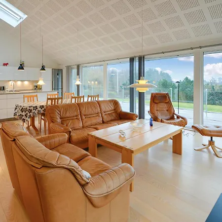 Three-bedroom In Nyaraló